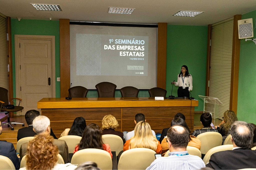 O Arquivo Público do Estado do Rio de Janeiro participou do 1º Seminário de Empresas Estatais.